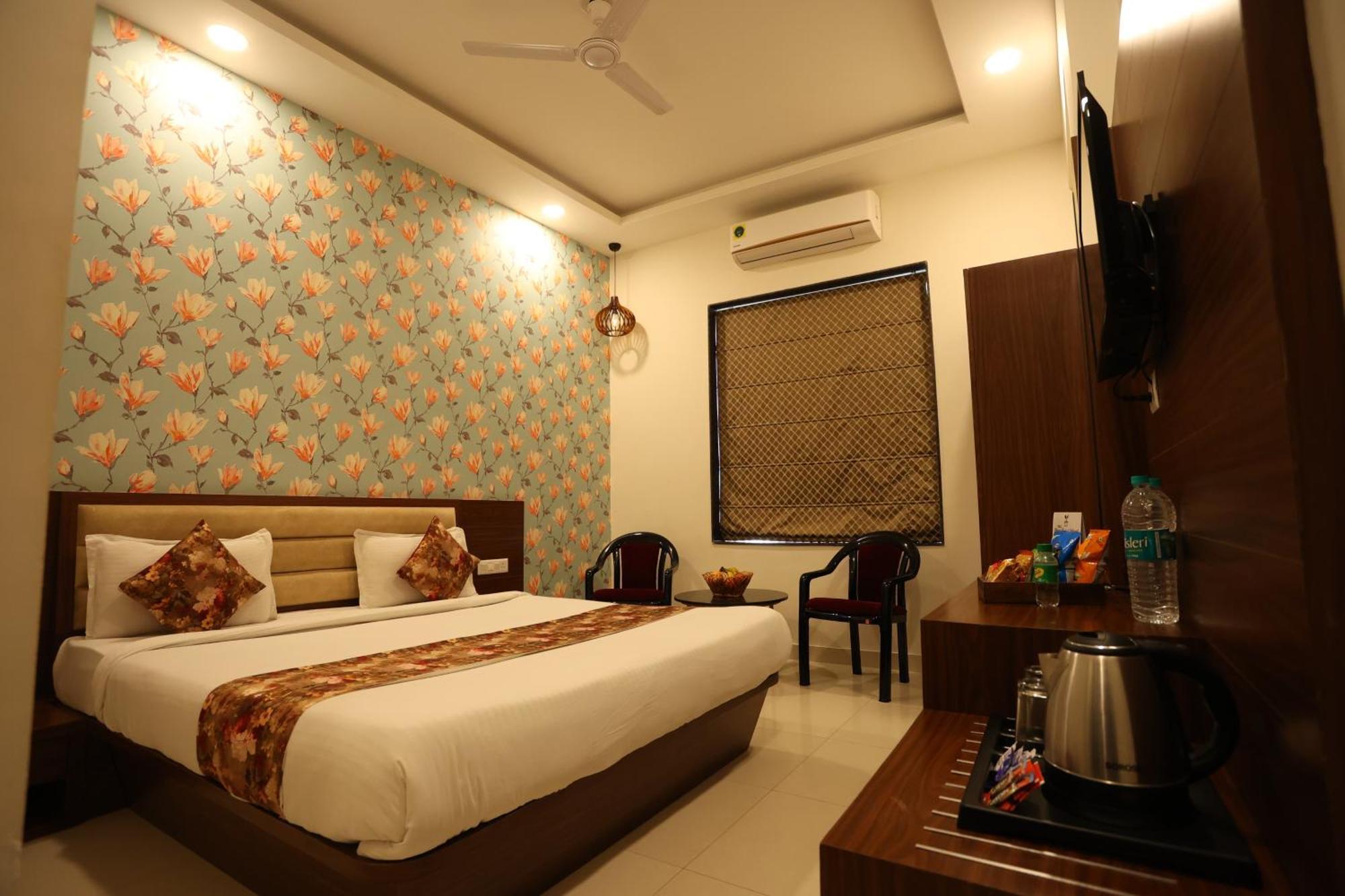 Hotel Bhairav Bagh Udaipur Exteriör bild